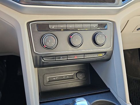 Certified 2022 Volkswagen Atlas SE image 16