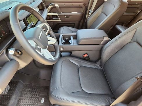 New 2024 Land Rover Defender 110 S image 13