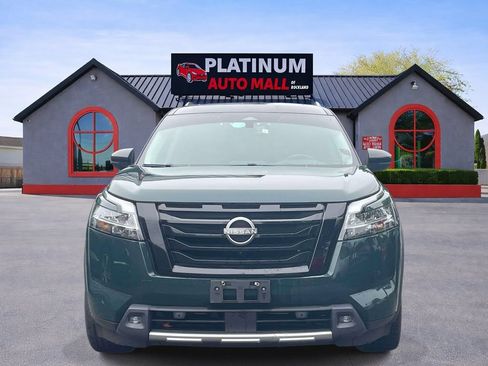 Used 2022 Nissan Pathfinder Platinum w/ Cargo Package AWD/4WD image 2