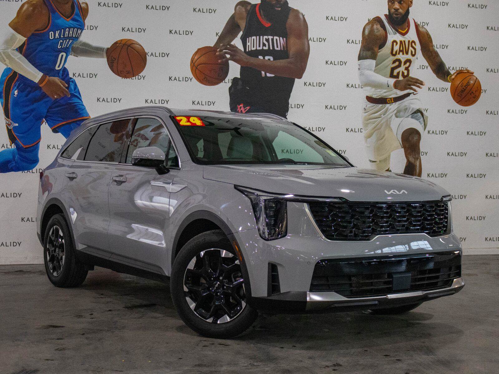Used 2024 Kia Sorento S FWD image 2