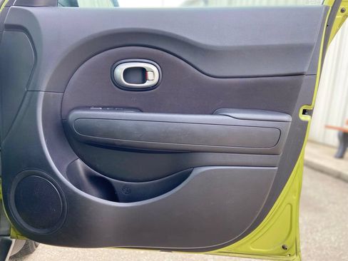 Used 2015 Kia Soul FWD image 16