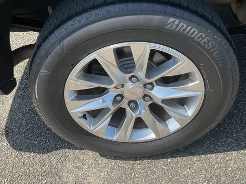 Used 2019 Chevrolet Silverado 1500 LTZ w/ LTZ Premium Package AWD/4WD image 11