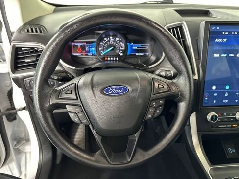 Used 2021 Ford Edge SE image 14