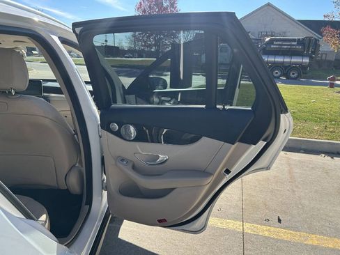 Used 2018 Mercedes-Benz GLC 300 4MATIC image 39