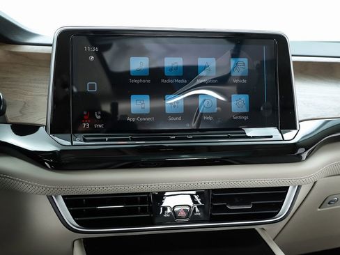 New 2026 Volkswagen Atlas SE FWD image 25