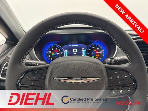 Used 2026 Chrysler Pacifica Limited w/ S Appearance Package image 30