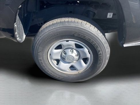 Used 2020 Toyota Tacoma SR image 11