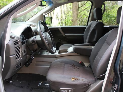 Used 2004 Nissan Armada SE w/ (BOS) Bose Pkg AWD/4WD image 10