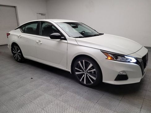 Used 2022 Nissan Altima 2.5 SR FWD image 11