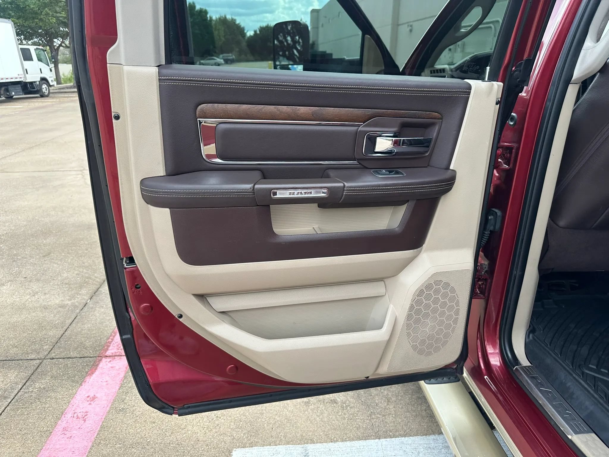 Used 2015 RAM 3500 Laramie Longhorn AWD/4WD image 21