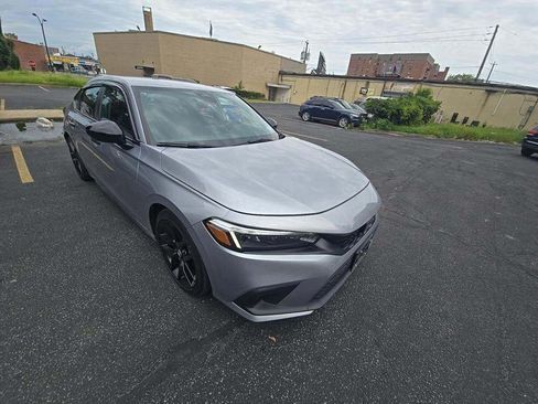 Used 2023 Honda Civic Sport image 5