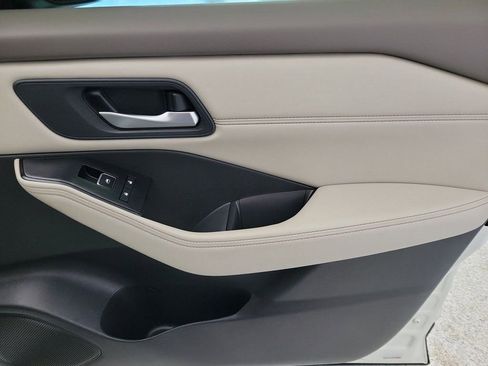 Used 2023 Nissan Rogue SL w/ SL Premium Package image 23