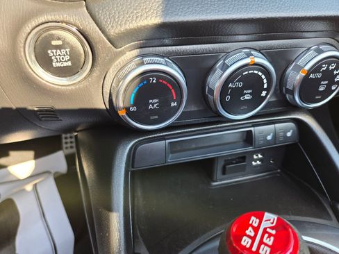 Used 2017 FIAT 124 Spider Abarth image 13