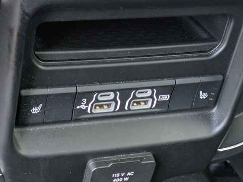 Used 2019 RAM 1500 Laramie RWD image 18
