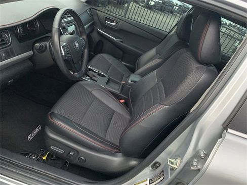 Used 2015 Toyota Camry XSE image 18