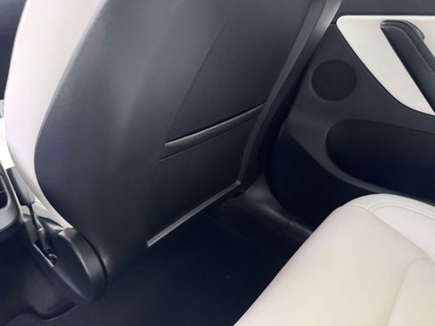 Used 2022 Tesla Model Y Long Range image 26