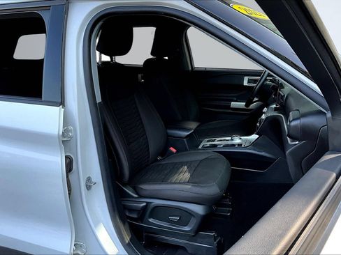 Used 2021 Ford Explorer XLT RWD image 28