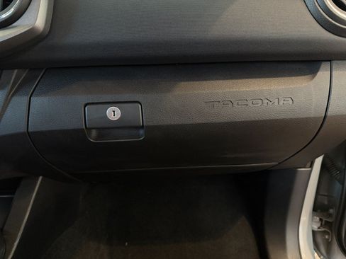 Used 2019 Toyota Tacoma TRD Off-Road AWD/4WD image 42