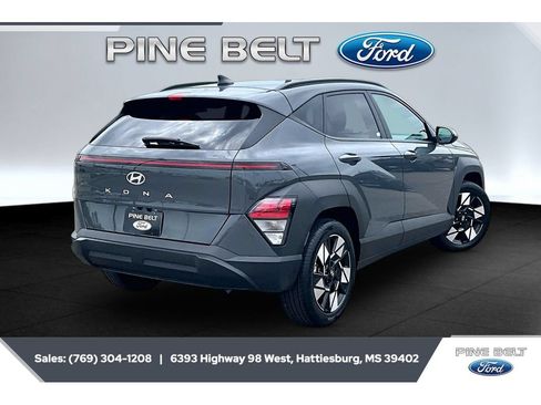 Used 2025 Hyundai Kona SEL FWD image 11