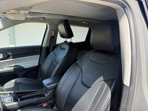 Used 2022 Jeep Compass Limited w/ Elite Group AWD/4WD image 9