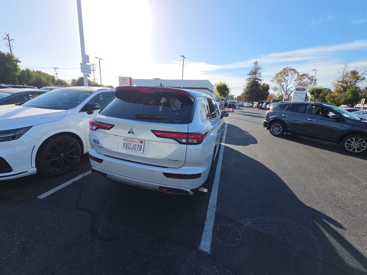 Used 2024 Mitsubishi Outlander SE AWD/4WD image 2