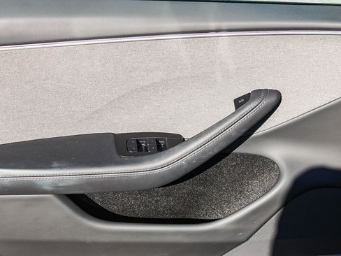 Used 2025 Tesla Model 3 Long Range image 21