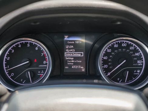 Used 2018 Toyota Camry LE FWD image 23