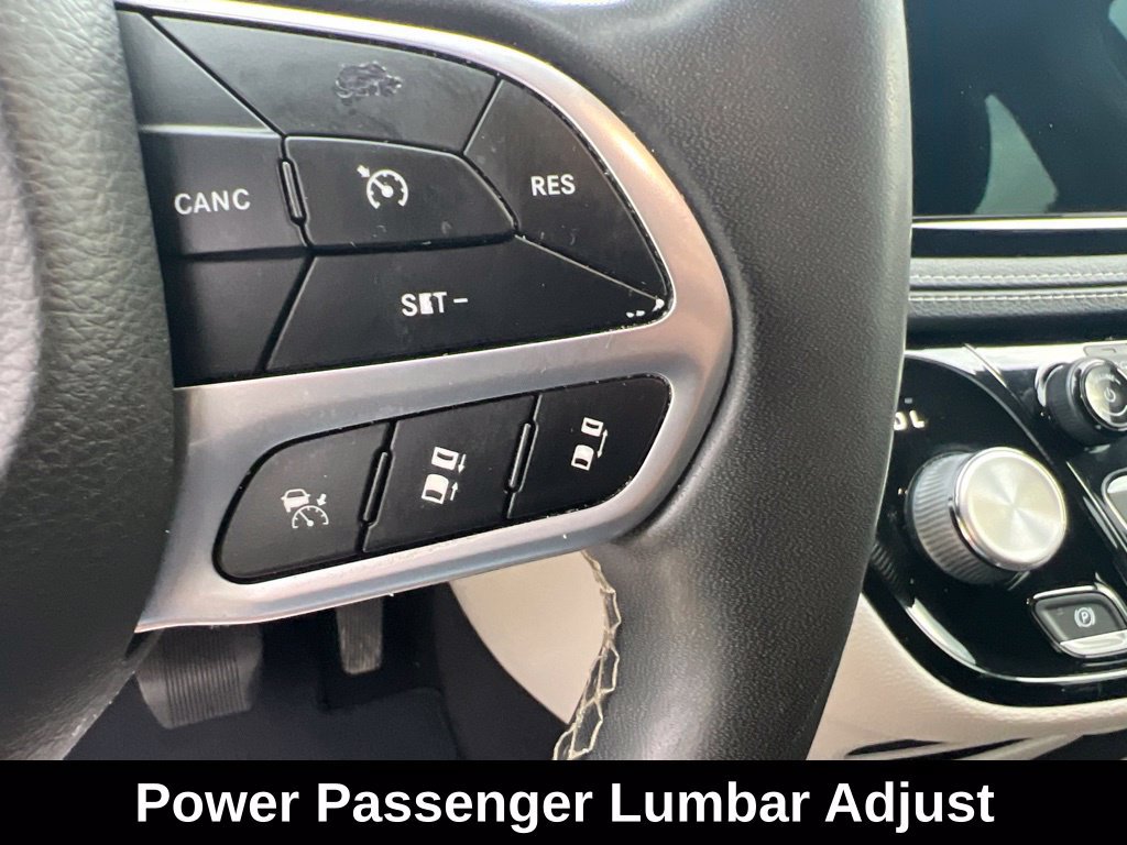 Used 2022 Chrysler Pacifica Touring-L w/ Uconnect Theater Family Group FWD image 37