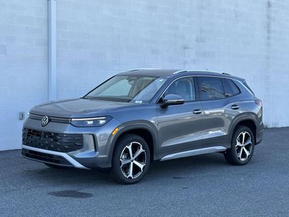 New 2025 Volkswagen Tiguan SE