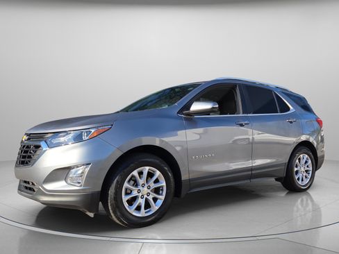 Used 2018 Chevrolet Equinox LT image 2