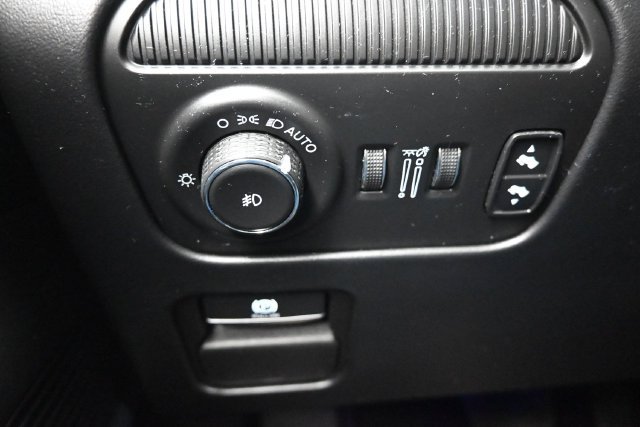 Used 2023 Jeep Grand Wagoneer Series III AWD/4WD image 13