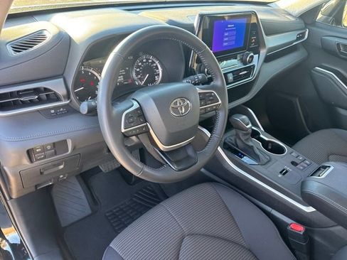 Used 2024 Toyota Highlander LE image 20