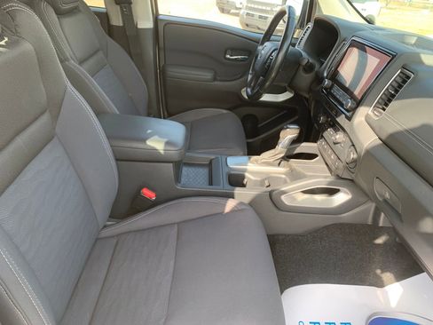 Used 2022 Nissan Frontier SV image 27