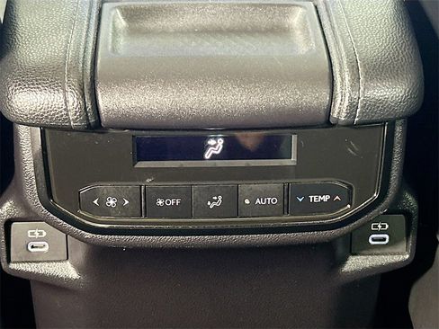 Used 2024 Toyota Grand Highlander XLE image 23