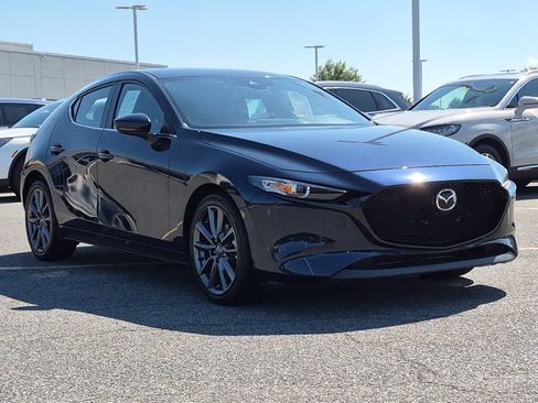 Used 2022 MAZDA MAZDA3 s FWD image 2