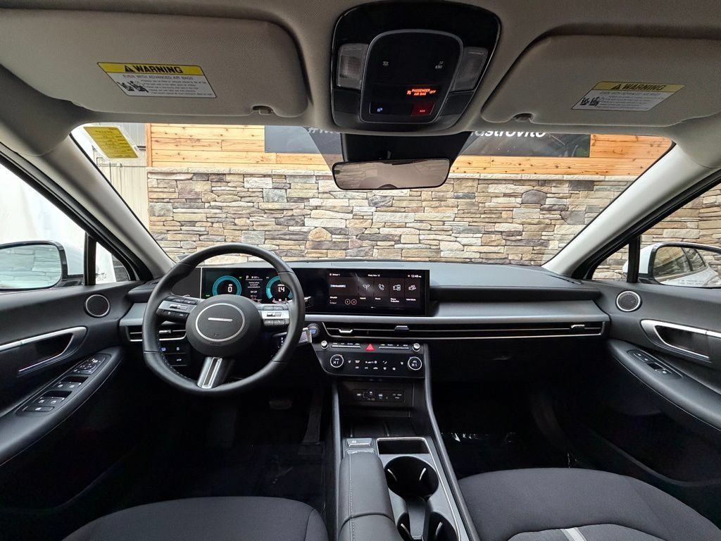 Used 2025 Hyundai Sonata SEL FWD image 16