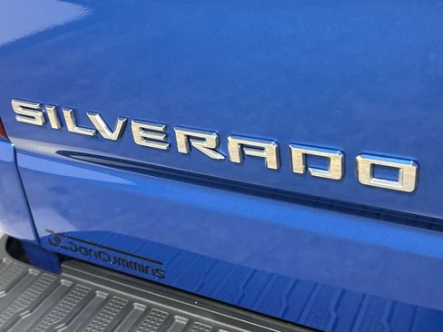 Used 2023 Chevrolet Silverado 1500 Custom AWD/4WD image 25