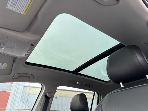 Certified 2022 Volkswagen Tiguan SE w/ Panoramic Sunroof Package image 27