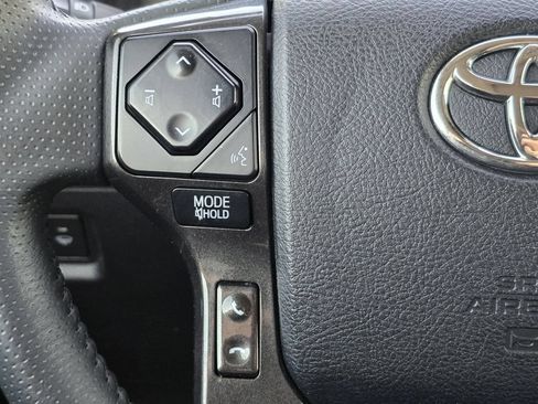 Used 2022 Toyota 4Runner TRD Off-Road Premium AWD/4WD image 17
