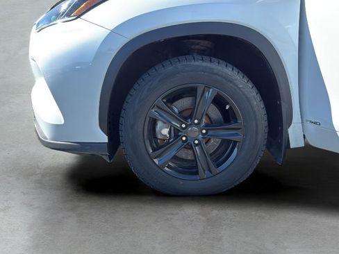 Used 2022 Toyota Highlander Platinum AWD/4WD image 37