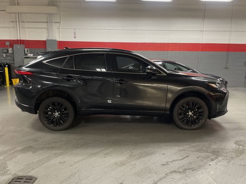 Used 2024 Toyota Venza Nightshade image 8