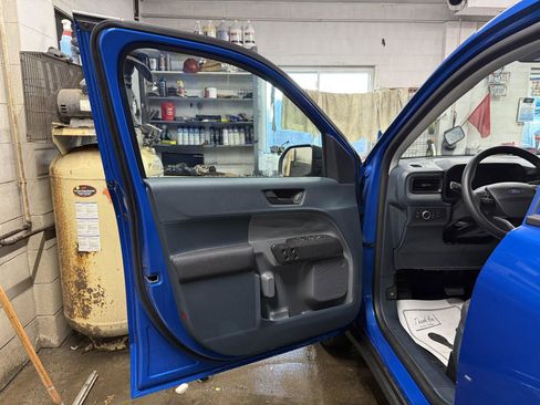 New 2025 Ford Maverick XL image 11