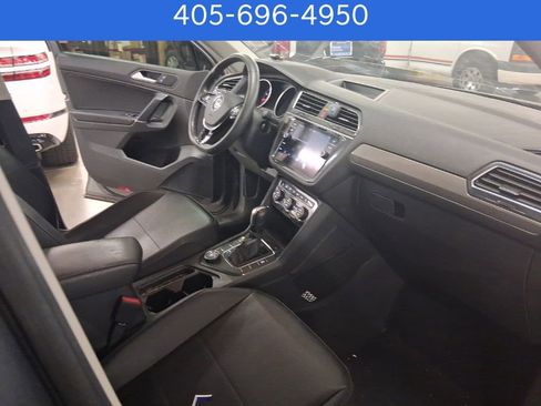 Used 2020 Volkswagen Tiguan SE image 10