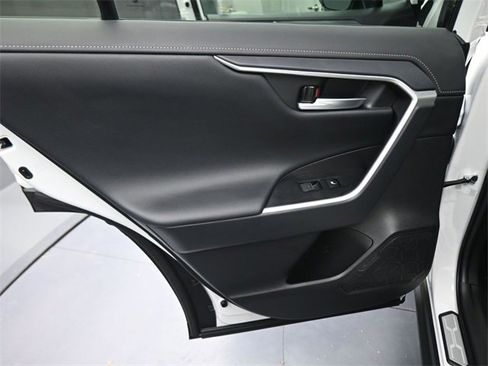 Used 2025 Toyota RAV4 Limited image 38