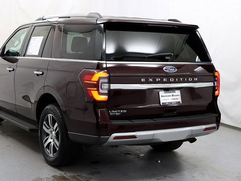Used 2024 Ford Expedition Limited image 7