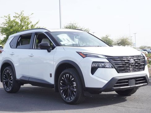 New 2026 Nissan Rogue Dark Armor image 4