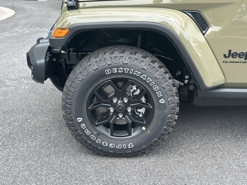 New 2026 Jeep Gladiator Sport AWD/4WD image 11