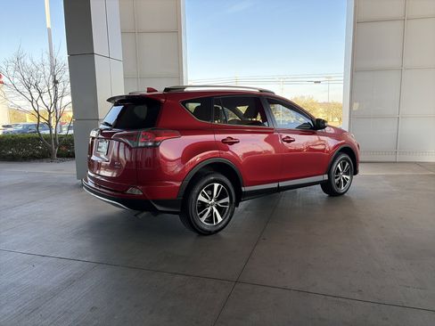 Used 2016 Toyota RAV4 XLE image 5