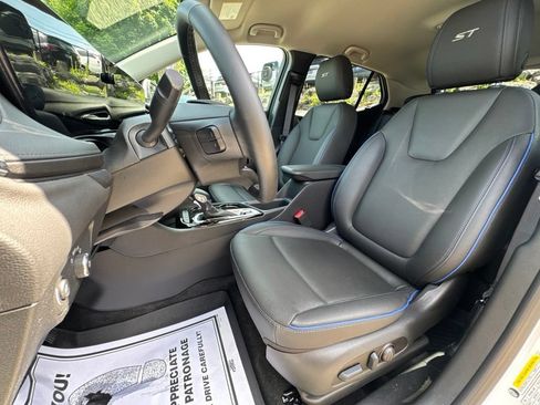 Used 2026 Buick Encore GX Sport Touring w/ Comfort Package AWD/4WD image 15
