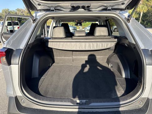 Used 2021 Toyota RAV4 XLE image 31